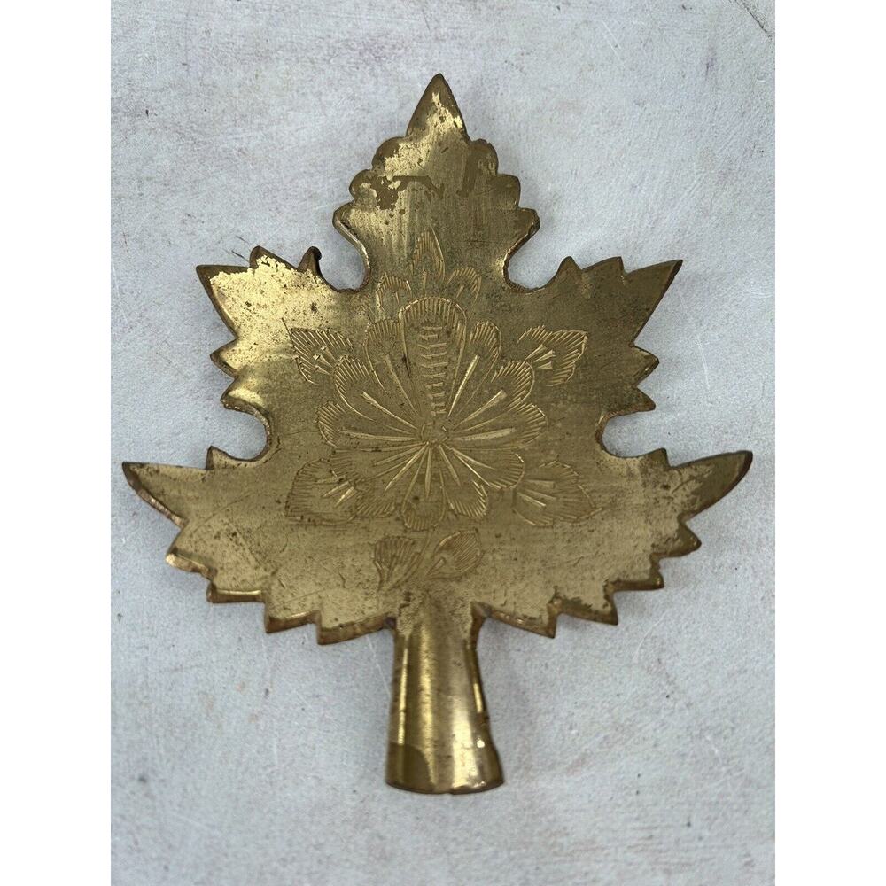 Vintage Brass‎ Gold Tone Aged Leaf Trinket Ashtray Dish MCM 4.5” X 3.5”